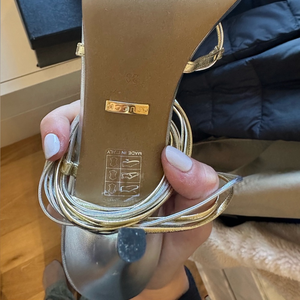 *NWT* Gucci Lace Up Metallic Heels - Picture 7 of 8